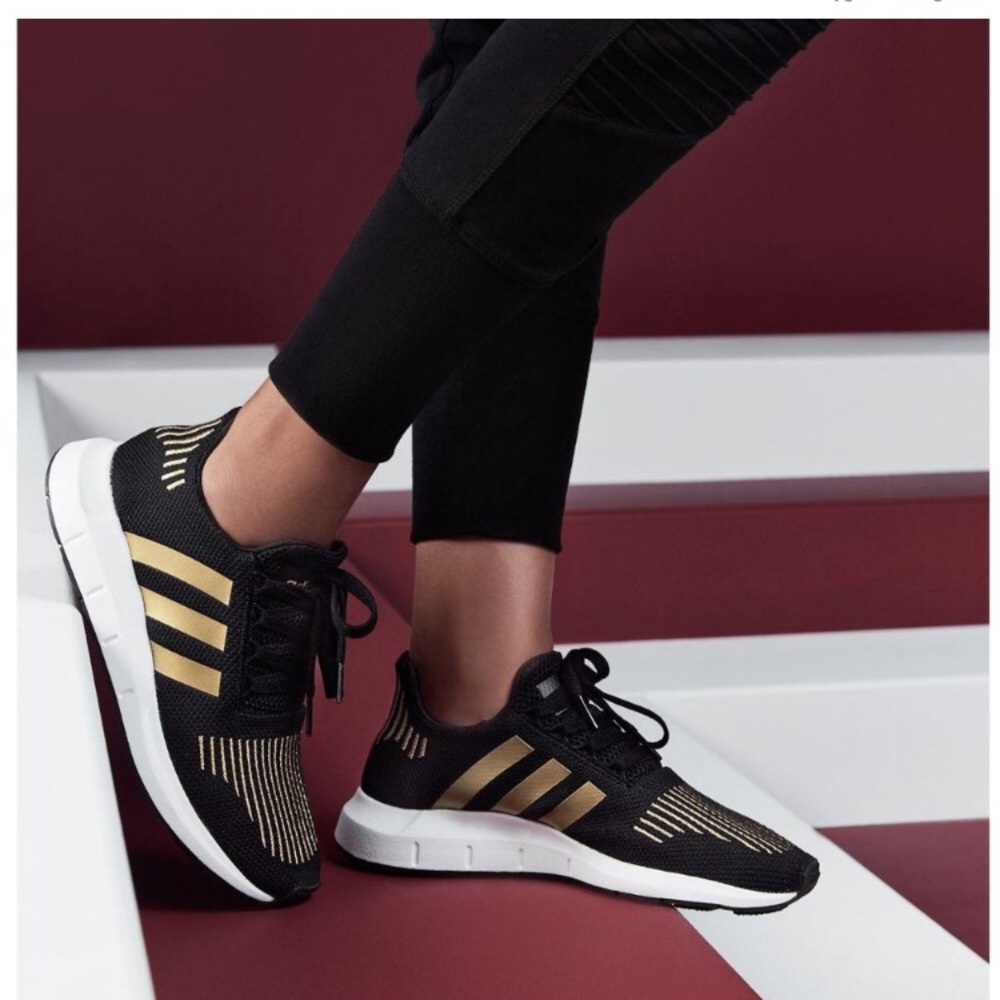 Adidas Swift Run. Womens size 6